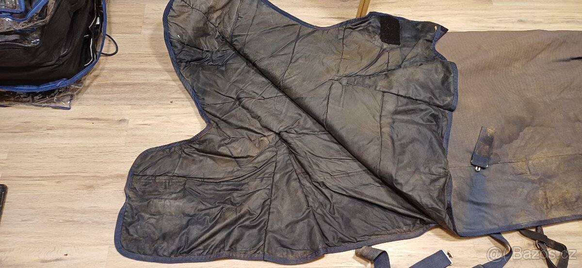 Prodám více výběhových dek na koně - 8