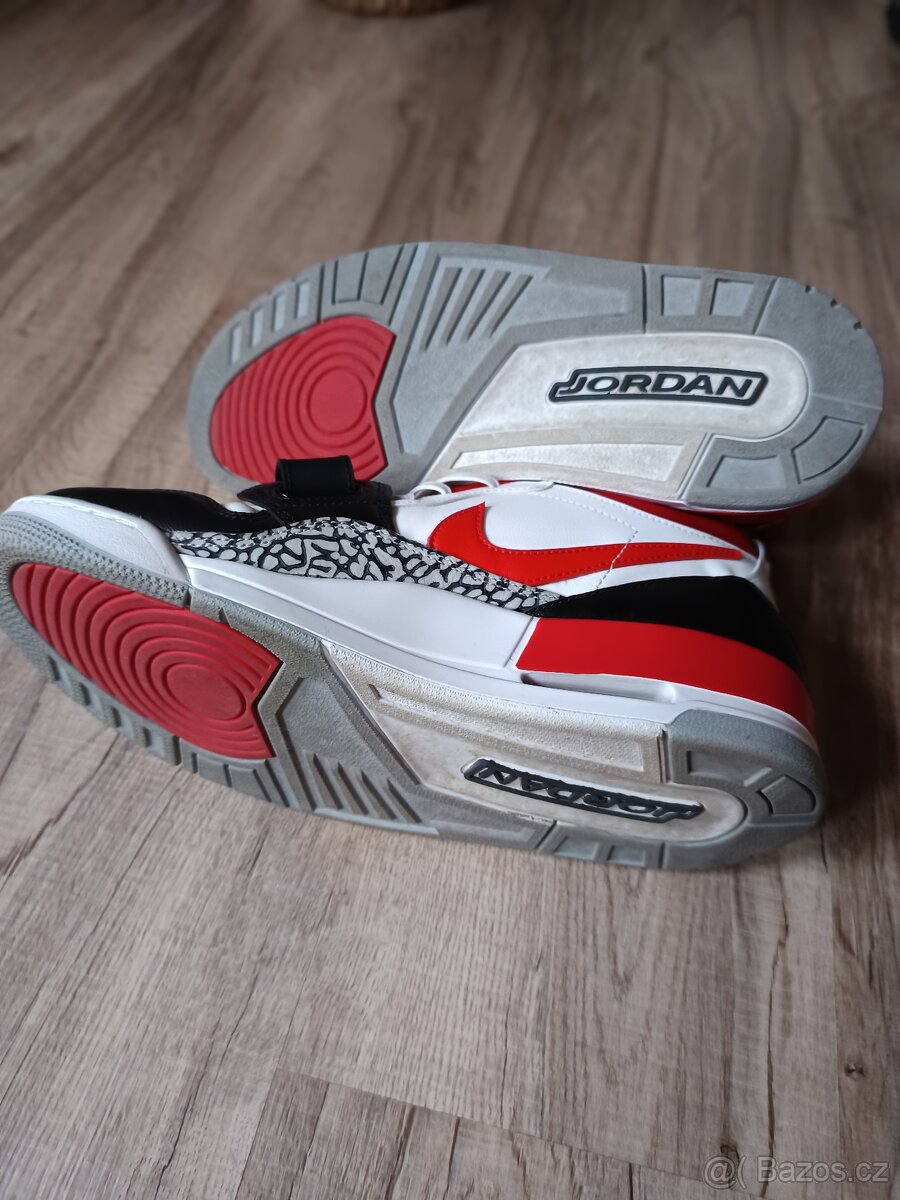 Jordan vel.44 - 8