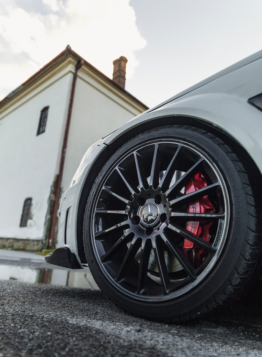 Mercedes-Benz C63 - 8