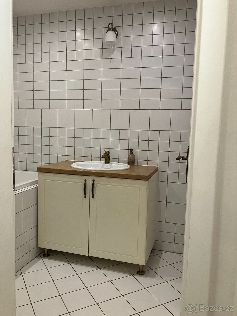 Byt 3+kk v centru Mostu - 8