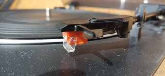 Gramofon JVC - 8