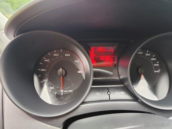 Seat IBIZA 1.2 HTP 2011 super stav 102380km - 8