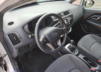 Kia Rio 1,1 CRDi Comfort nafta manuál 55 kw - 8