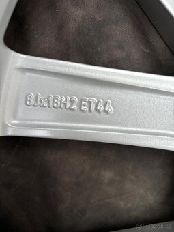 Zimní originální sada alu Škoda Superb 235/45R18 - 8