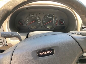 Prodám Volvo V40 - 8
