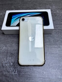 IPhone SE 2020 - 8
