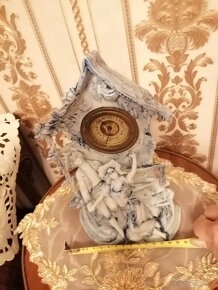 Starožitné přes 100 let staré porcelánove hodiny. - 8