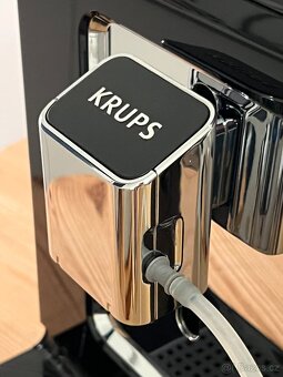 Automat. kávovar KRUPS EA89 na zrnkovou kávu, výborný stav - 8
