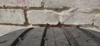 Pneu letni 225 50 17 - 8