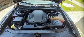 Dodge Challenger 5.7 V8 - 8