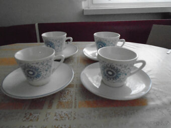 Prodám starožitné hrníčky Madein Scehoslovakia,skleničky - 8