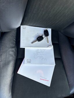 Honda Accord 2.0i - 8