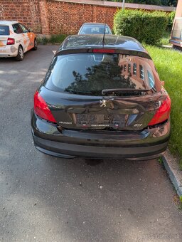 Peugeot 207 1,4 benzín - 8