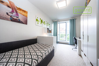 Prostorný a moderní byt 3+kk( 80 m2) s velkou terasou (36 m2 - 8