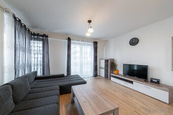 Pronájem bez zprostředkovatelů 2kk v centru Prahy 3 - 8