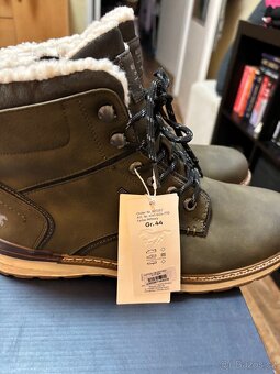 Nove zimní Mustangy - 8