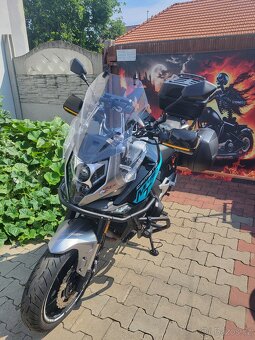 CF MOTO 650 MT - 8