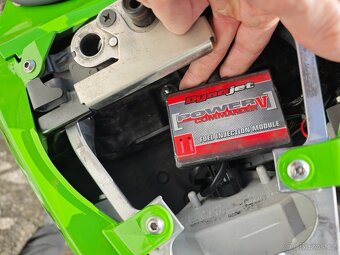 Kawasaki Ninja ZX-10R - 8