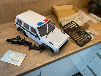 SCX 10 jeep - 8