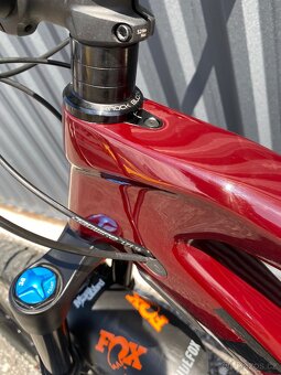 Trek Slash 9.7 Cobra Blood to Magenta Fade, Carbon - 8