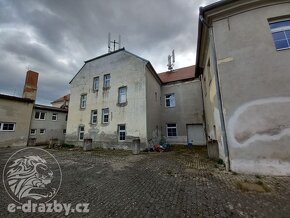 Komerční areál v obci Načeradec, užitná plocha 1 800 m2 - 8