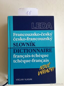 Slovníky, učebnice- francouzské, španělské, italské, němec - 8