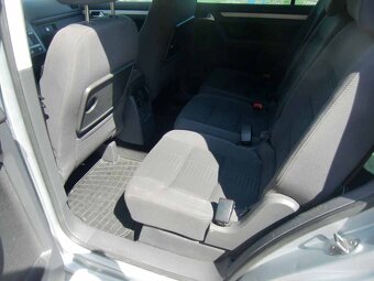 VW TOURAN 2,0TDI Highline - 8