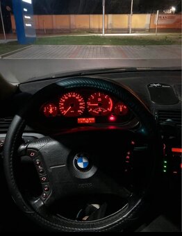BMW 318d E46 – 85kW, manuál, černá metalíza - 8