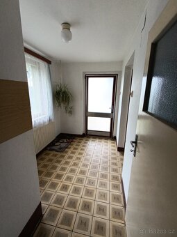 Prodej rodinného domu se stavební parcelou ve Veliši - 8