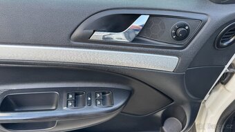 Škoda Octavia RS 2.0TDI 125kW XENON - 8
