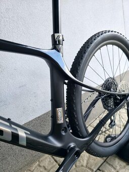 Horské kolo GHOST Lector SF UC Team Replica Black/Rainbow 29 - 8