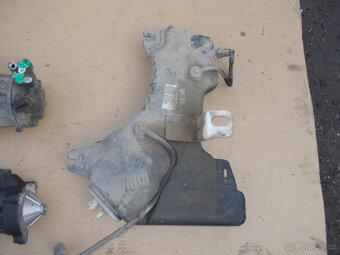 Náhradní díly Peugeot 407 2.0HDI RHR - č. 3 - 8