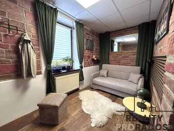 Rodinný dům 7+kk, který má styl, srdce i garáž – Kuchařovice - 8