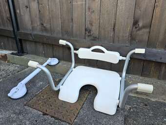 POMŮCKY PRO POHYBOVĚ OMEZENÉ - 8