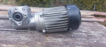Elektromotor s převodovkou Rexroth - 8