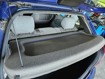 Toyota Corolla E11 HB interiér - 8