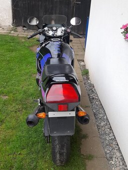 Suzuki GSX 750 F - 8