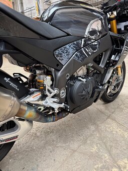 Aprilia Tuono V4 Factory - 8
