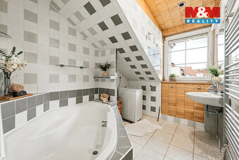 Prodej bytu 4+kk, 126 m², Praha, ul. Vltavská - 8