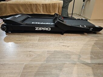 Skládací běžecký pás Ramble s nastavením náklonu - 8