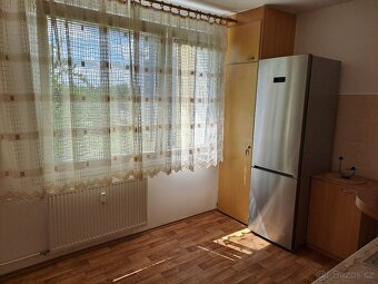 Pronájem bytu 3+1 s balkonem - 8