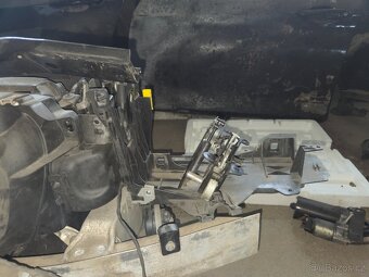 Bmw f10 520d Mpaket chladičová stěna výztuha - 8