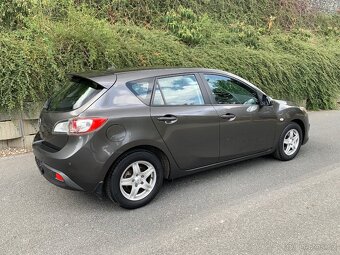 Mazda 3    1.6 i - 8