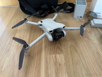 Dron DJI Mini 3 Fly More Combo šedý - 8