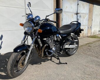 Suzuki GSX 750 Inazuma - 8