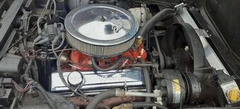 Chevrolet Corvette z roku 1977 - 8