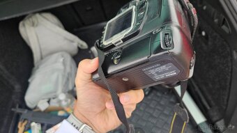 Nikon D80 plus 3 objektivy, Blesk Nikon SB-800 prislusenstvo - 8