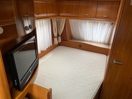 Hobby 410 SFE Excellent 2008 předstan a markýza - 8