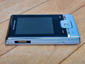 Sony Ericsson T715 ve stavu nového - 8