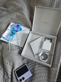 Oppo Find N2 Flip - 8
